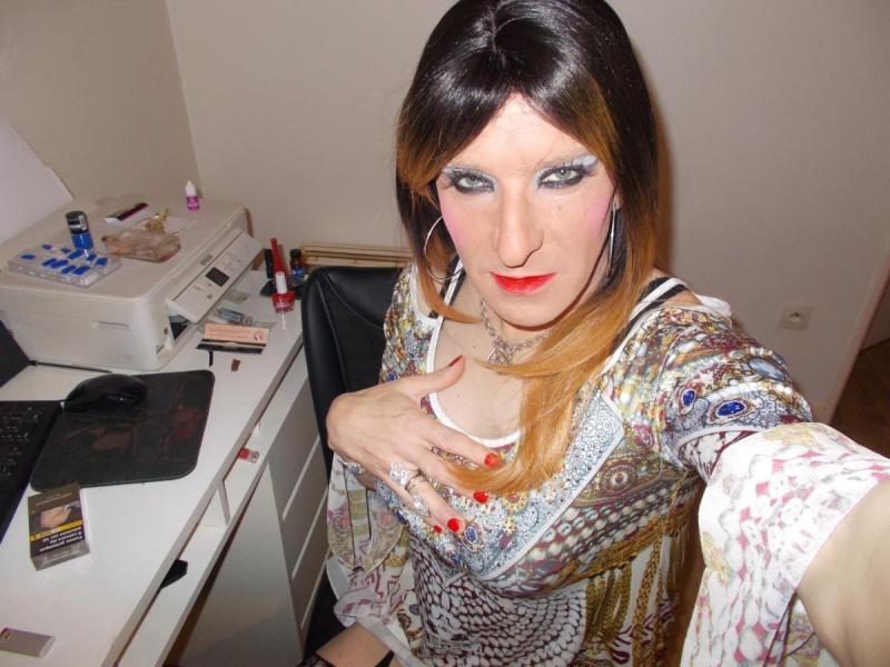 trav pute bien maquillée comme une salope