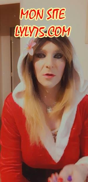 lyly la pute en mère Noël